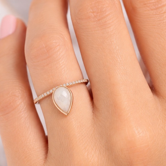 Melanie Auld Teardrop Stacking Ring in Moonstone & Gold - Picture 2 of 6
